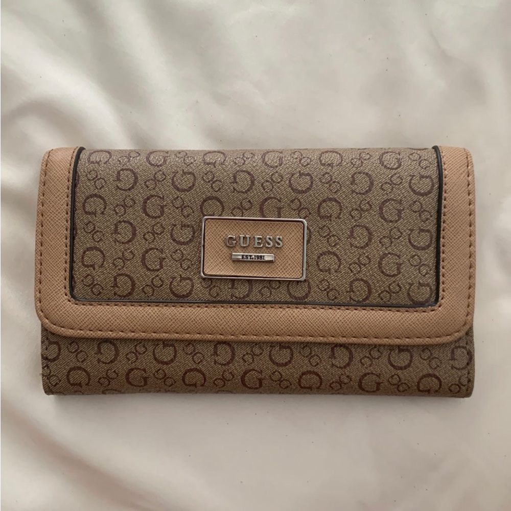 GUESS wallet